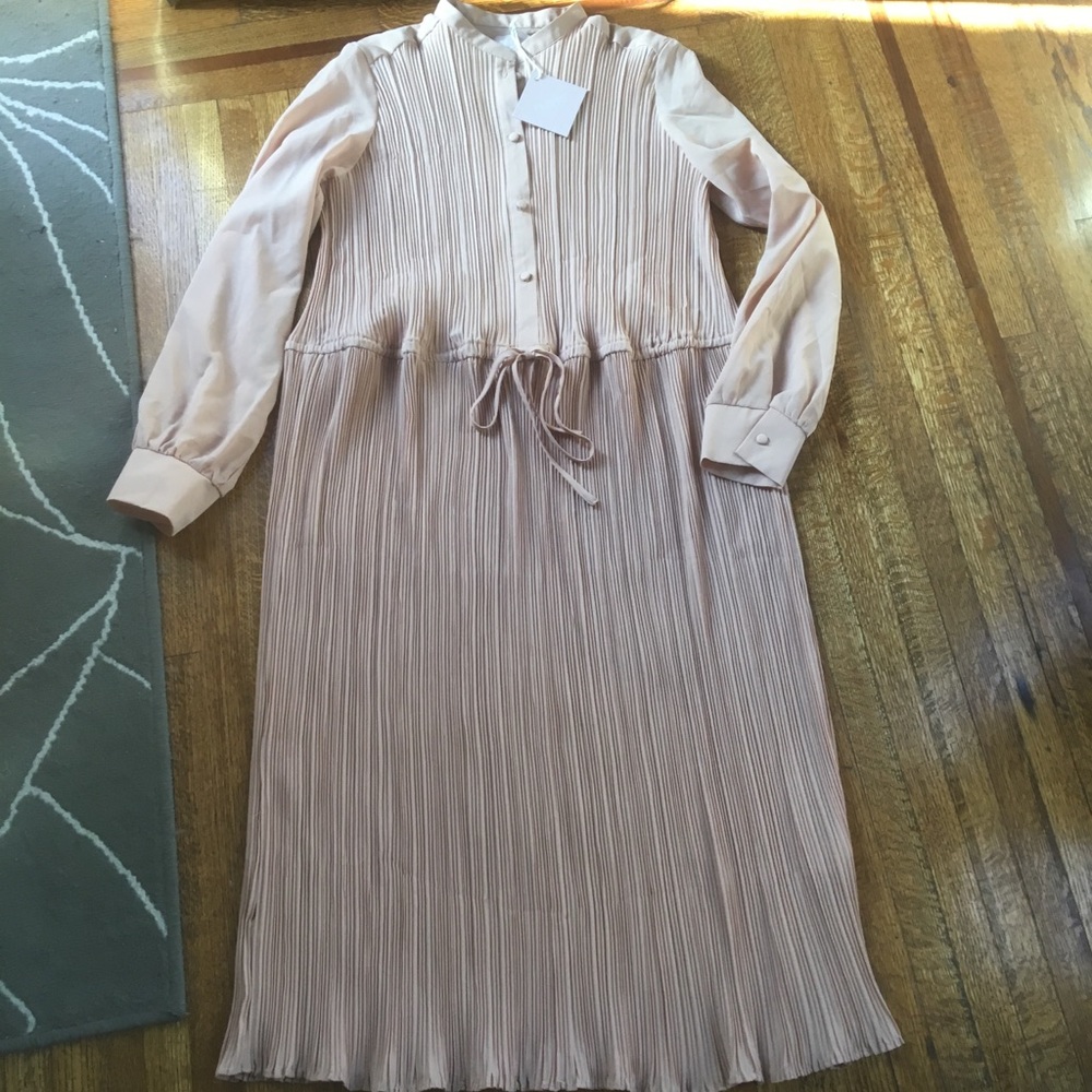 Brand new pleaded dreas from Need Supply